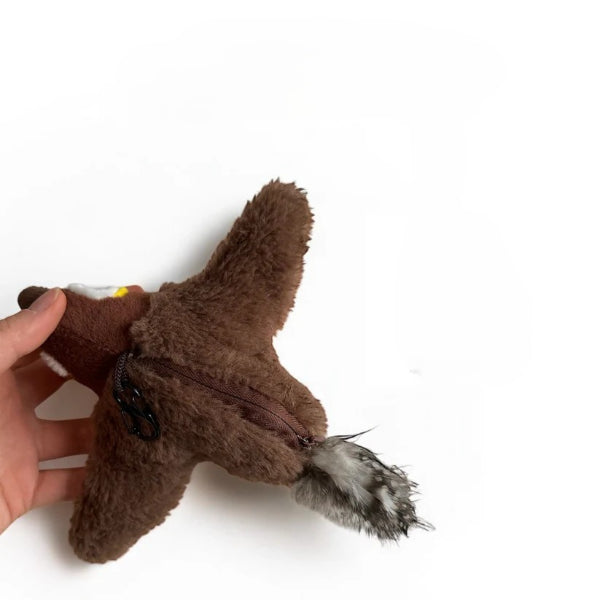 Dış yüzeyi peluş ve dayanıklı kumaştan üretilmiştir