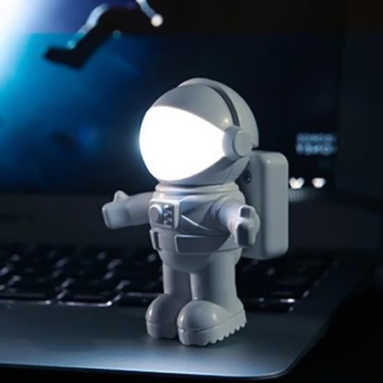 Usb girişli bir fiş yardımı